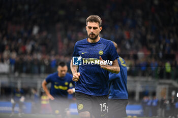 2023-10-29 - francesco Acerbi of FC Inter warms up prior to the Italian Serie A football match between Inter FC Internazionale and AS Roma on 29 of October 2023 at Giuseppe Meazza San Siro Siro stadium in Milan, Italy. Photo Tiziano Ballabio - INTER - FC INTERNAZIONALE VS AS ROMA - ITALIAN SERIE A - SOCCER