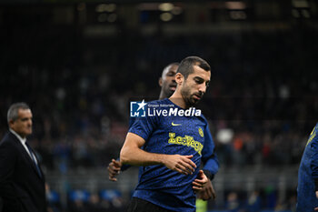 2023-10-29 - Henrikh Mkhitaryan of FC Inter warms up prior to the Italian Serie A football match between Inter FC Internazionale and AS Roma on 29 of October 2023 at Giuseppe Meazza San Siro Siro stadium in Milan, Italy. Photo Tiziano Ballabio - INTER - FC INTERNAZIONALE VS AS ROMA - ITALIAN SERIE A - SOCCER