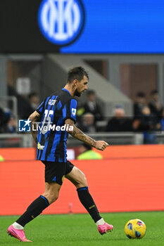2023-10-29 - Francesco Acerbi of FC Inter the Italian Serie A football match between Inter FC Internazionale and AS Roma on 29 of October 2023 at Giuseppe Meazza San Siro Siro stadium in Milan, Italy. Photo Tiziano Ballabio - INTER - FC INTERNAZIONALE VS AS ROMA - ITALIAN SERIE A - SOCCER