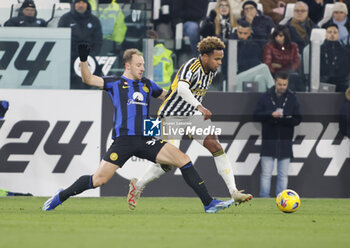 2023-11-26 - Carlos Augusto of Inter Milan and Weston McKennie of Juventus during the Italian Serie A, football match between Juventus Fc and Fc Inter, on 26 November 2023 at Allianz Stadium, Turin, Italy. Photo Nderim Kaceli - JUVENTUS FC VS INTER - FC INTERNAZIONALE - ITALIAN SERIE A - SOCCER