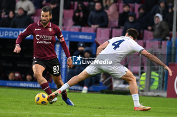 2023-11-25 - Antonio Candreva of US Salernitana 1919 competes for the ball with Patric of SS Lazio during Serie A between US Salernitana 1919 vs SS Lazio at Arechi Stadium - US SALERNITANA VS SS LAZIO - ITALIAN SERIE A - SOCCER