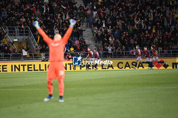 2023-12-23 - Lewis Ferguson (Bologna Fc) celebrated by his teammate after his goal - BOLOGNA FC VS ATALANTA BC - ITALIAN SERIE A - SOCCER