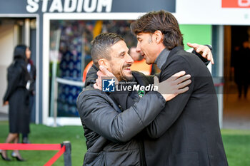 2023-12-17 - Sassuolo's Head Coach Alessio Dionisi hugs Udinese's Head Coach Raffaele Cioffi - UDINESE CALCIO VS US SASSUOLO - ITALIAN SERIE A - SOCCER