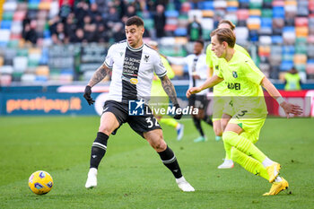 2023-12-17 - Udinese's Martin Payero in action against Sassuolo's Marcus Pedersen - UDINESE CALCIO VS US SASSUOLO - ITALIAN SERIE A - SOCCER