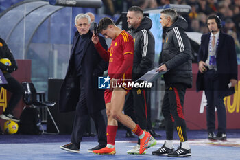 2023-12-10 - Paulo Dybala of Roma leaves the pitch after being injured during the Italian championship Serie A football match between AS Roma and ACF Fiorentina on December 10, 2023 at Stadio Olimpico in Rome, Italy - FOOTBALL - ITALIAN CHAMP - ROMA V FIORENTINA - ITALIAN SERIE A - SOCCER