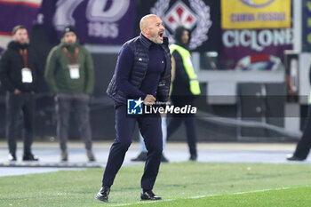 2023-12-10 - Vincenzo Italiano head coach of Fiorentina reacts during the Italian championship Serie A football match between AS Roma and ACF Fiorentina on December 10, 2023 at Stadio Olimpico in Rome, Italy - FOOTBALL - ITALIAN CHAMP - ROMA V FIORENTINA - ITALIAN SERIE A - SOCCER