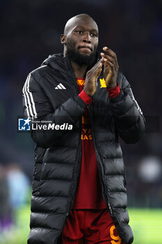 2023-12-10 - Romelu Lukaku of Roma greets his fans at the end of the Italian championship Serie A football match between AS Roma and ACF Fiorentina on December 10, 2023 at Stadio Olimpico in Rome, Italy - FOOTBALL - ITALIAN CHAMP - ROMA V FIORENTINA - ITALIAN SERIE A - SOCCER