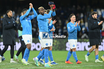 2023-12-16 - Napoli players thank the fans at the end of the match during Serie A between SSC Napoli vs Cagliari Calcio at Diego Armando Maradona Stadium - SSC NAPOLI VS CAGLIARI CALCIO - ITALIAN SERIE A - SOCCER