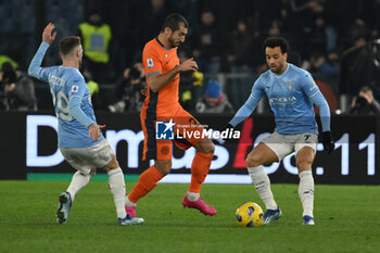 2023-12-17 - Henrikh Mkhitaryan of F.C. Inter and Felipe Anderson of S.S. Lazio during the 16th day of the Serie A Championship between S.S. Lazio - F.C. Inter, 17 December 2023 at the Olympic Stadium in Rome. - SS LAZIO VS INTER - FC INTERNAZIONALE - ITALIAN SERIE A - SOCCER