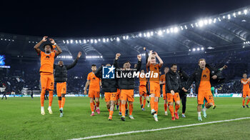 2023-12-17 - Players of Internazionale celebrate the victory at the end of the Italian championship Serie A football match between SS Lazio and FC Internazionale on December 17, 2023 at Stadio Olimpico in Rome, Italy - FOOTBALL - ITALIAN CHAMP - LAZIO V INTERNAZIONALE - ITALIAN SERIE A - SOCCER