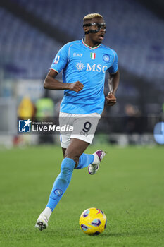 2023-12-23 - Victor Osimhen of Napoli in action during the Italian championship Serie A football match between AS Roma and SSC Napoli on December 23, 2023 at Stadio Olimpico in Rome, Italy - FOOTBALL - ITALIAN CHAMP - ROMA V NAPOLI - ITALIAN SERIE A - SOCCER