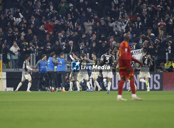 2023-12-30 - Juventus team players celebrating after Adrien Rabiot of Juventus scored a goal during the Italian Serie A, football match between Juventus Fc and As Roma on 30 December 2023 at Allianz Stadium, Turin, Italy. Photo Nderim Kaceli - JUVENTUS FC VS AS ROMA - ITALIAN SERIE A - SOCCER