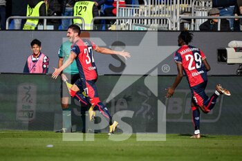2023-01-14 - Paulo Azzi of Cagliari Calcio, Esultanza, Joy After scoring goal, - CAGLIARI CALCIO VS COMO 1907 - ITALIAN SERIE B - SOCCER