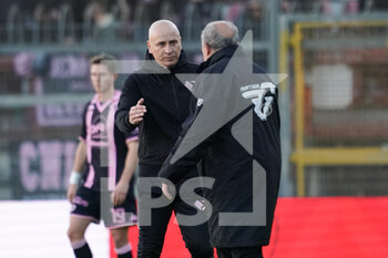 2023-01-14 - corini eugenio (coach palermo fc) castori fabrizio (coach perugia calcio) at the end of the race - AC PERUGIA VS PALERMO FC - ITALIAN SERIE B - SOCCER