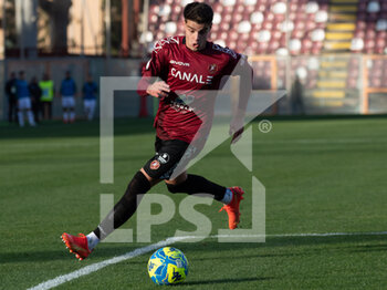 2023-01-21 - Pierozzi Niccolò Reggina carries the ball - REGGINA 1914 VS TERNANA CALCIO - ITALIAN SERIE B - SOCCER