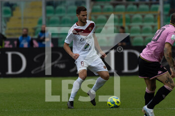 2023-02-05 - Crisetig Lorenzo Reggina carries the ball - PALERMO FC VS REGGINA 1914 - ITALIAN SERIE B - SOCCER