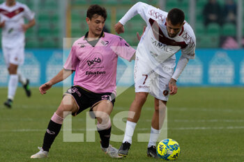 2023-02-05 - Menez Jeremy Reggina hindered by Damiani Samuele Palermo - PALERMO FC VS REGGINA 1914 - ITALIAN SERIE B - SOCCER
