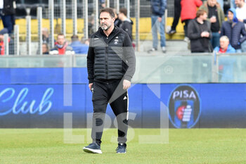 2023-02-04 - Head coach of Pisa Luca D'Angelo during warm up - AC PISA VS FC SUDTIROL - ITALIAN SERIE B - SOCCER