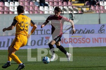 2023-02-11 - Fabbian Giovanni Reggina carries the ball - REGGINA 1914 VS AC PISA - ITALIAN SERIE B - SOCCER