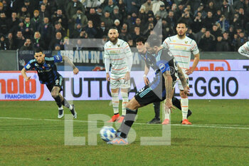 2023-02-17 - Ettore Gliozzi (Pisa) scores goal of 1-1 on penalty. - AC PISA VS VENEZIA FC - ITALIAN SERIE B - SOCCER