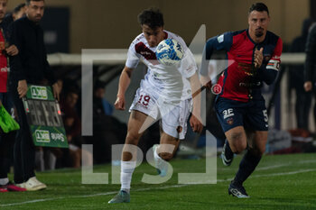 2023-02-28 - Strelec David Reggina carries the ball - COSENZA CALCIO VS REGGINA 1914 - ITALIAN SERIE B - SOCCER