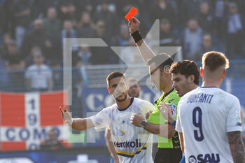 2023-03-05 - The referee Daniele Rutella give the red card at Diego Falcinelli (Modena) - COMO 1907 VS MODENA FC - ITALIAN SERIE B - SOCCER