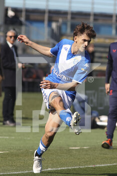 18/03/2023 - Pablo Rodriguez Delgado of Brescia FC play the ball during Brescia FC vs Genoa CFC, 30° Serie BKT 2022-23 game at Mario Rigamonti stadium in Brescia, Italy, on March 18, 2023. - BRESCIA CALCIO VS GENOA CFC - SERIE B - CALCIO