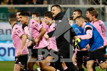 17/03/2023 - Palermo celebrates the victory - PALERMO FC VS MODENA FC - SERIE B - CALCIO