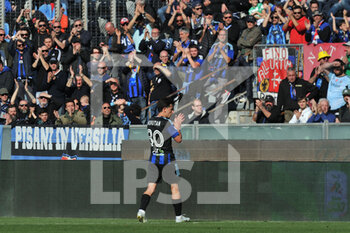 18/03/2023 - Olimpiu Morutan (Pisa) greets his fans - AC PISA VS BENEVENTO CALCIO - SERIE B - CALCIO