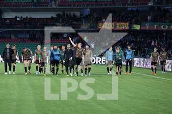 2023-03-19 - players greet fans after victory (Ternana) - TERNANA CALCIO VS SSC BARI - ITALIAN SERIE B - SOCCER