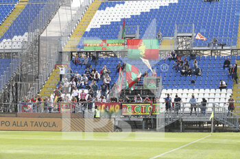 2023-04-10 - Ternana fans show their supportduring Brescia FC vs Ternana Calcio, 32° Serie BKT 2022-23 game at Mario Rigamonti stadium in Brescia, Italy, on April 10, 2023. - BRESCIA CALCIO VS TERNANA CALCIO - ITALIAN SERIE B - SOCCER
