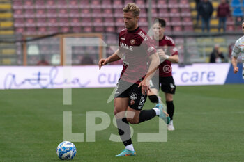 2023-04-10 - Gori Gabriele Reggina carries the ball  - REGGINA 1914 VS VENEZIA FC - ITALIAN SERIE B - SOCCER