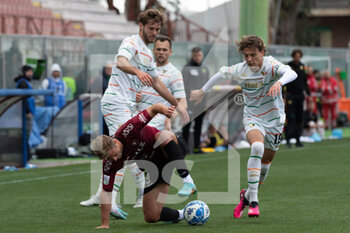 10/04/2023 - Gori Gabriele Reggina carries the ball  - REGGINA 1914 VS VENEZIA FC - SERIE B - CALCIO