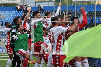 2023-04-23 - Players of Bari celebrate at the end of the match - AC PISA VS SSC BARI - ITALIAN SERIE B - SOCCER