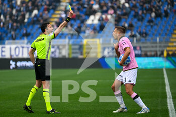 2023-05-01 - Palermo’s Marco Sala got yellow card during the Italian Serie BKT soccer match Como 1907 vs Palermo FC at the Comunale G. Sinigaglia stadium in Como, Italy, 1st of May 2023 - COMO 1907 VS PALERMO FC - ITALIAN SERIE B - SOCCER