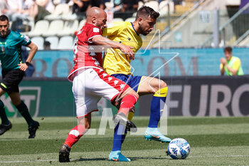 2023-05-06 - Luca Tremolada (Modena) And Ahmad Benali (Bari) - MODENA FC VS SSC BARI - ITALIAN SERIE B - SOCCER