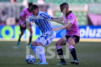 2023-05-06 - Spal’s Nicola Rauti and Palermo’s Ivan Marconi  in action during the Italian Serie BKT soccer match Palermo FC vs. SPAL at the Renzo Barbera stadium in Palermo, Italy, 6th of May 2023 - PALERMO FC VS SPAL - ITALIAN SERIE B - SOCCER