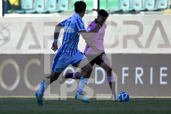 2023-05-06 - Palermo’s Giuseppe Aurelio and Spal’s Patryk Peda during the Italian Serie BKT soccer match Palermo FC vs. SPAL at the Renzo Barbera stadium in Palermo, Italy, 6th of May 2023 - PALERMO FC VS SPAL - ITALIAN SERIE B - SOCCER