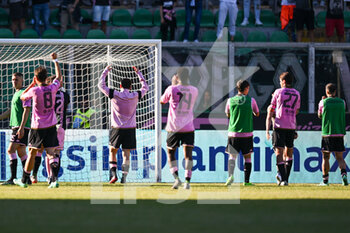 2023-05-06 - Palermo's Team celebrates a victory at the end of the Italian Serie BKT soccer match Palermo FC vs. SPAL at the Renzo Barbera stadium in Palermo, Italy, 6th of May 2023 - PALERMO FC VS SPAL - ITALIAN SERIE B - SOCCER
