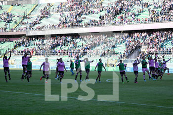 2023-05-06 - Palermo celebrates a victory at the end of match during the Italian Serie BKT soccer match Palermo FC vs. SPAL at the Renzo Barbera stadium in Palermo, Italy, 6th of May 2023 - PALERMO FC VS SPAL - ITALIAN SERIE B - SOCCER