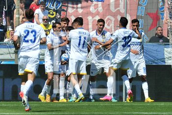 2023-05-06 - Players of frosinone celebrate - AC PISA VS FROSINONE CALCIO - ITALIAN SERIE B - SOCCER