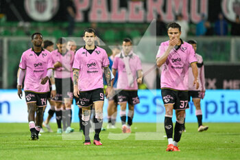 2023-05-19 - Palermo' team shows disappointment at the end of Italian Serie BKT soccer match Palermo FC vs. Brescia at the Renzo Barbera stadium in Palermo, Italy, 19th of May 2023 - PALERMO FC VS BRESCIA CALCIO - ITALIAN SERIE B - SOCCER