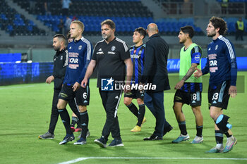 2023-05-19 - Players of Pisa and head coach of Pisa Luca D'Angelo disappointment at the end of the match - AC PISA VS SPAL - ITALIAN SERIE B - SOCCER