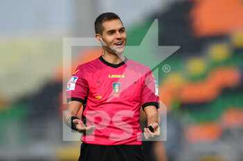 2023-02-25 - The Referee of the match Luca Zufferli - VENEZIA FC VS CAGLIARI CALCIO - ITALIAN SERIE B - SOCCER
