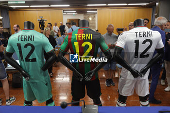2023-08-05 - Presentation of the new official match shirts of Ternana Calcio for the 2023/24 season
back side - PRESENTATION OF THE NEW OFFICIAL MATCH SHIRTS OF TERNANA CALCIO FOR THE 2023/24 SEASON - ITALIAN SERIE B - SOCCER