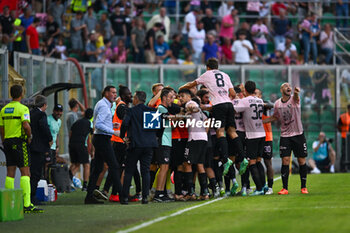 2023-09-02 - Happiness of Palermo F.C. after Palermo F.C.’s Roberto Insigne scores a goal during the Italian Serie BKT soccer match SSC Palermo F.C. vs. Feralpisalo at the Renzo Barbera Stadium, Palermo, Italy, 2nd of September 2023 - PALERMO FC VS FERALPISALò - ITALIAN SERIE B - SOCCER