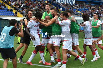 2023-09-16 - Players of Bari celebrate - PISA SC VS SSC BARI - ITALIAN SERIE B - SOCCER