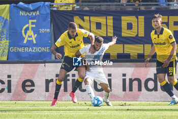 2023-10-07 - Giovanni Zaro (Modena) and Federico Di Francesco (Palermo) - MODENA FC VS PALERMO FC - ITALIAN SERIE B - SOCCER