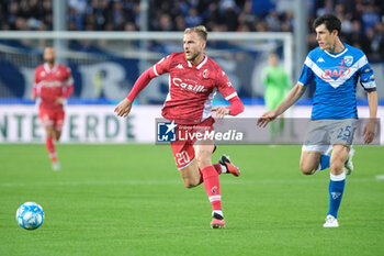 2023-10-29 - Giuseppe Sibilli of SSC Bari carries the ball during the Italian Serie B soccer championship match between Brescia Calcio and SSC Bari at Mario Rigamonti Stadium on October 29, 2023, Brixia, Italy. - BRESCIA CALCIO VS SSC BARI - ITALIAN SERIE B - SOCCER