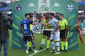 2023-11-04 - Marius Marin (Pisa) and Alessandro Bellemo (Como) before the beginnig of the match - PISA SC VS COMO 1907 - ITALIAN SERIE B - SOCCER